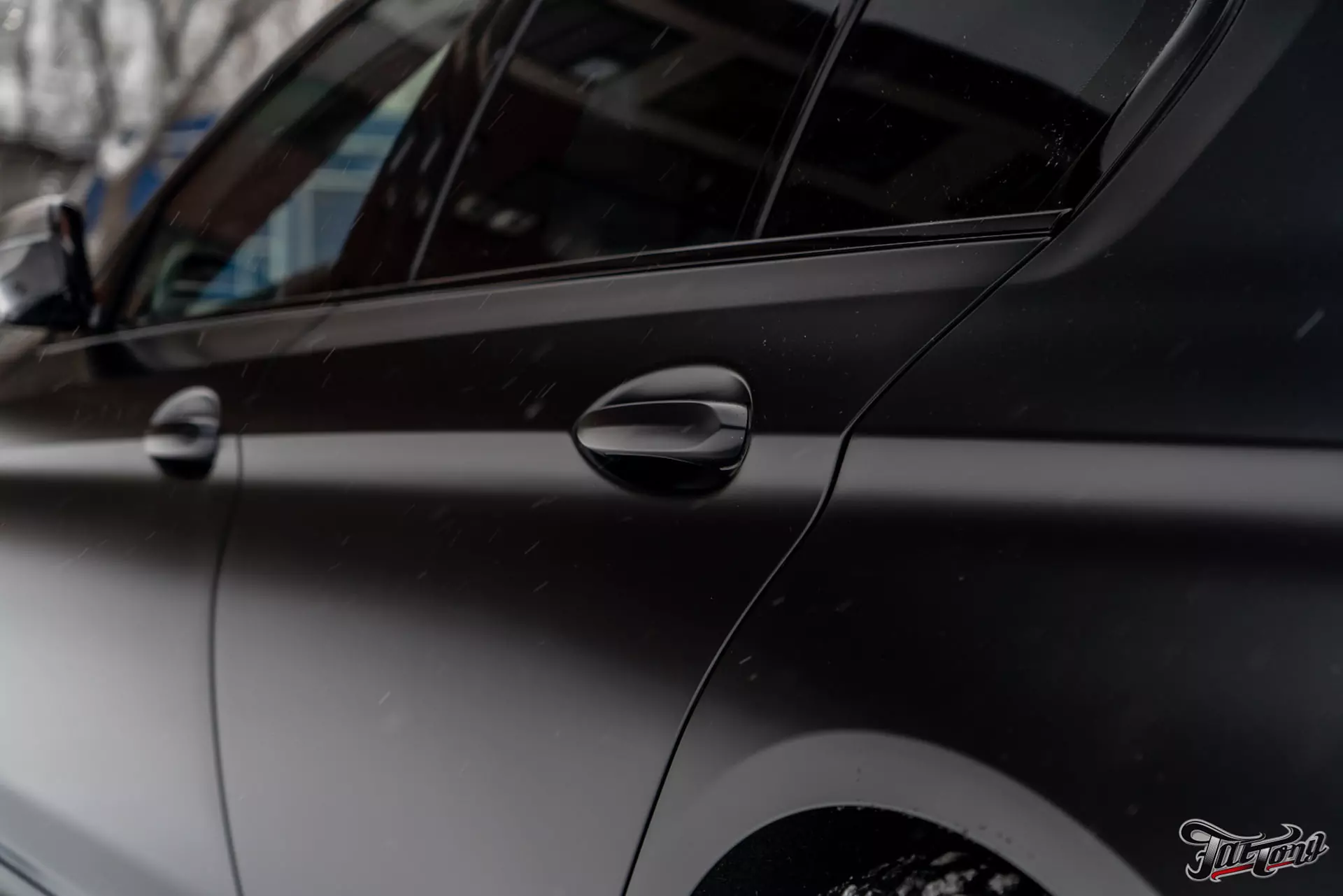 BMW 5. Оклейка в матовый полиуретан